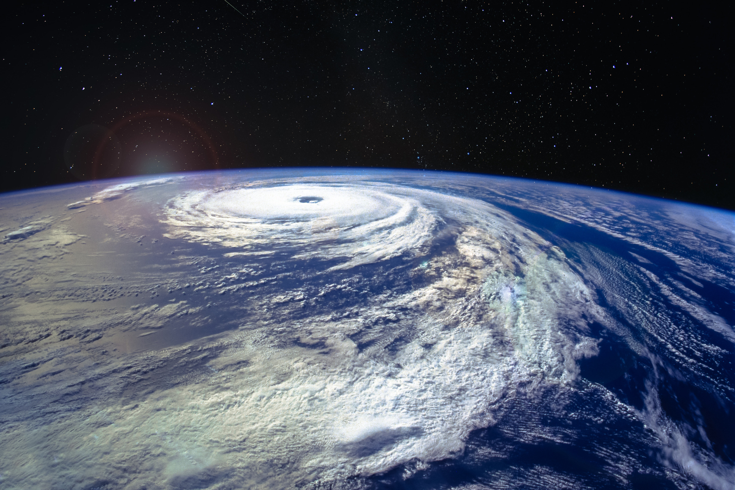 Canva-free-hurricane