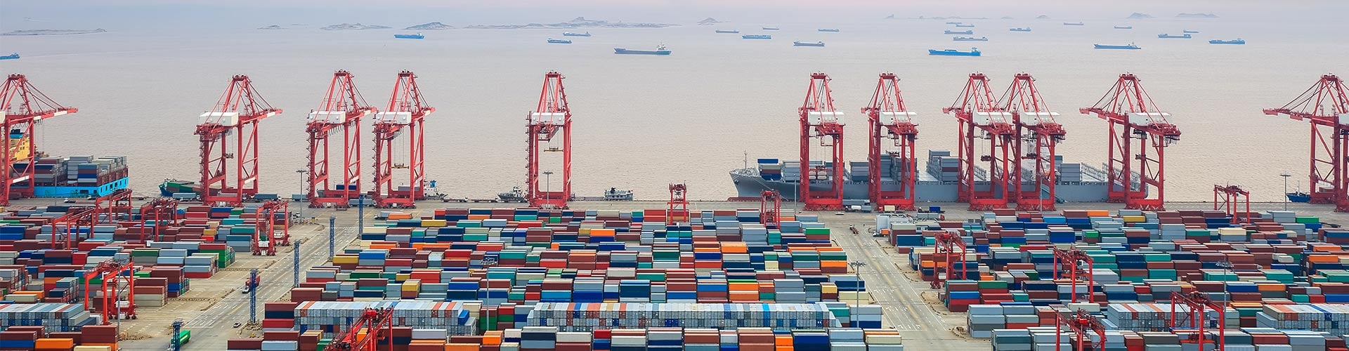 UWL-Port-Aeriel-Vessels-In-Distance1920x500